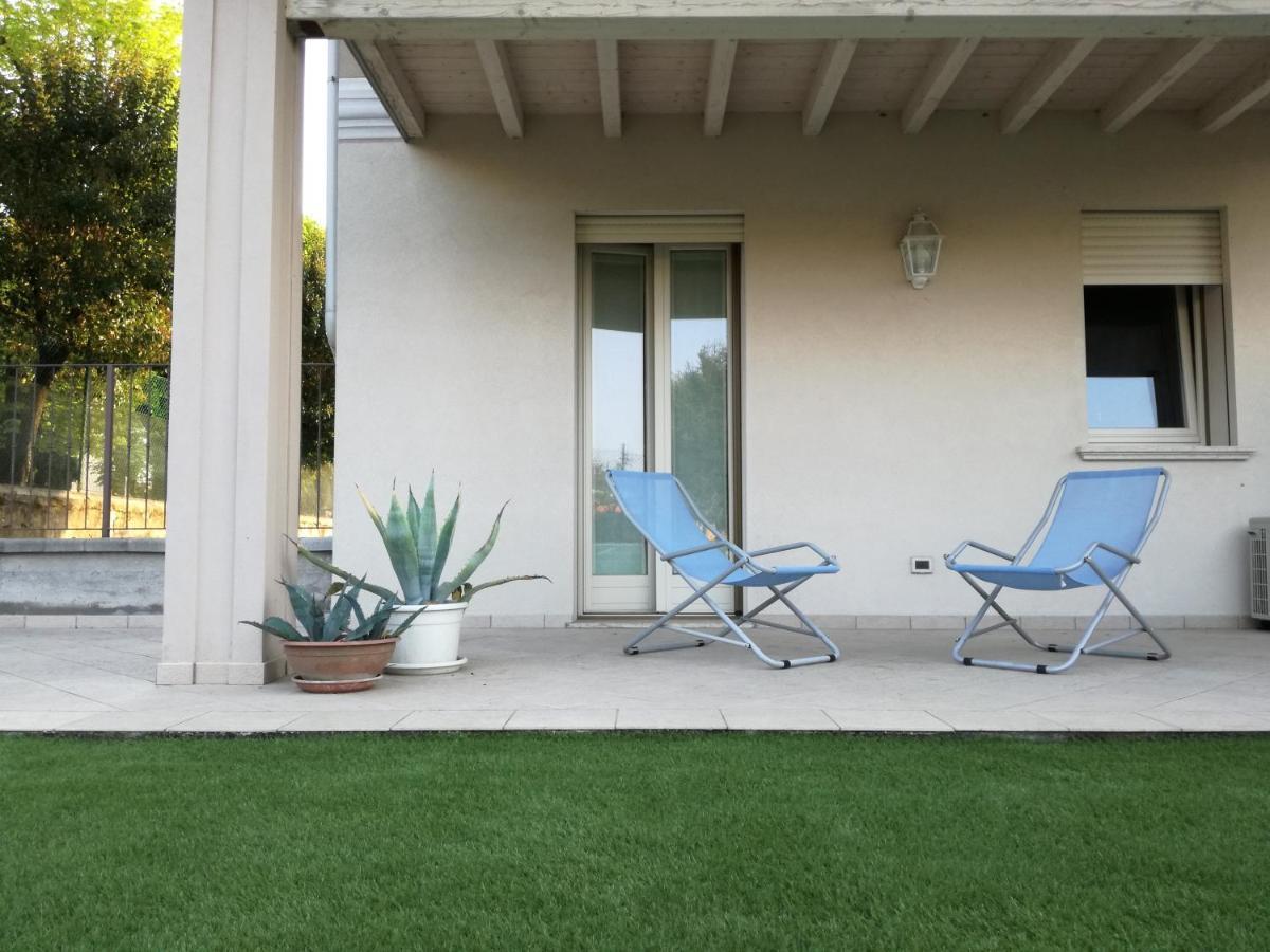 Apartamento La Casa Di Cele Desenzano del Garda Exterior foto